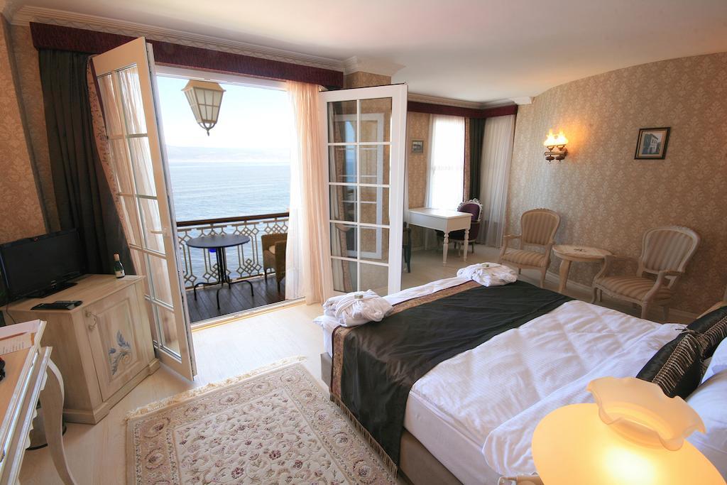 Trilyali Butik Hotel Tirilye Экстерьер фото