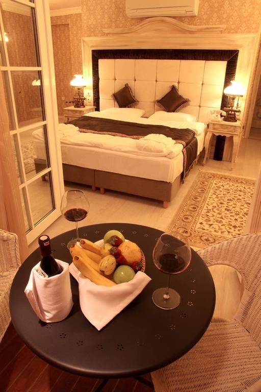 Trilyali Butik Hotel Tirilye Экстерьер фото